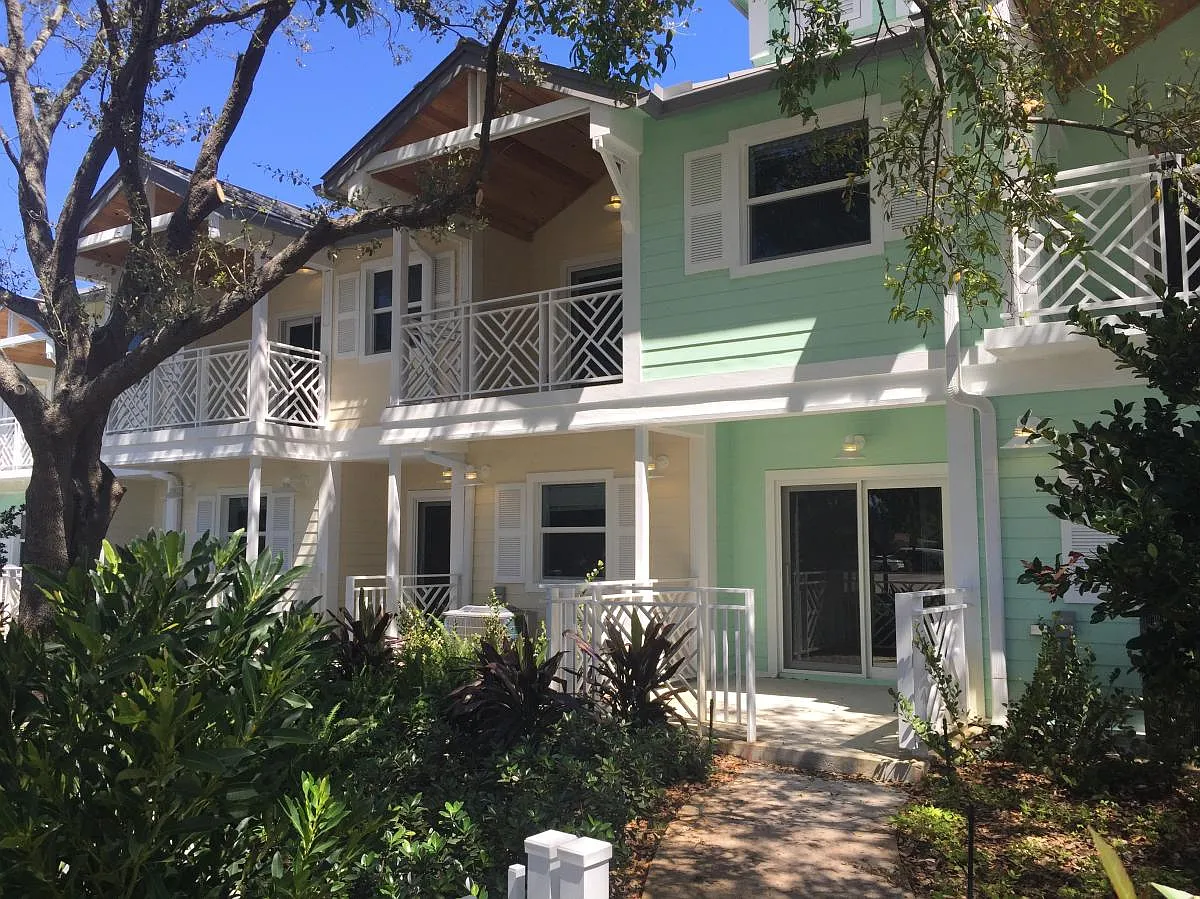 2 bed, 2.5 bath, 1200 sqft, $2,781 — Photo 2