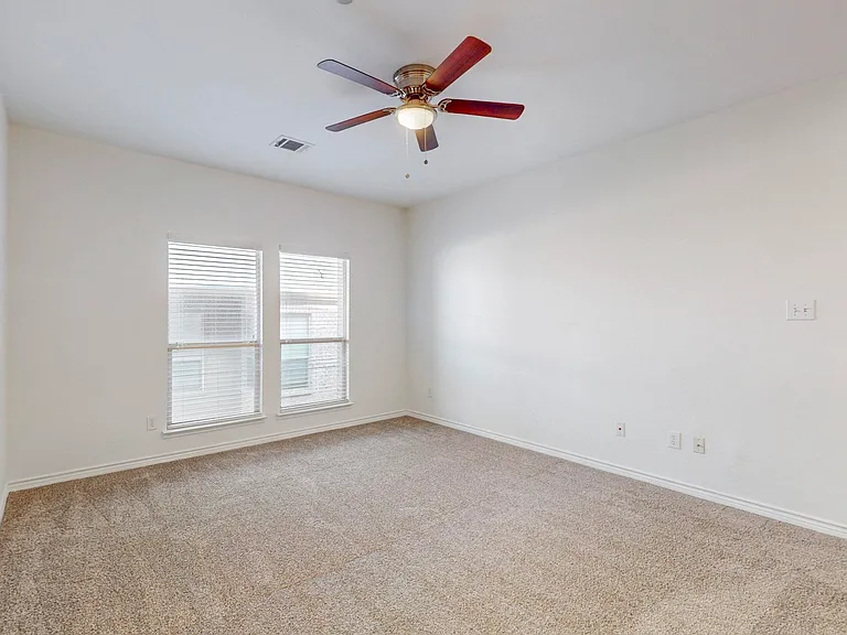 6818 Cortona Ln — Photo 23