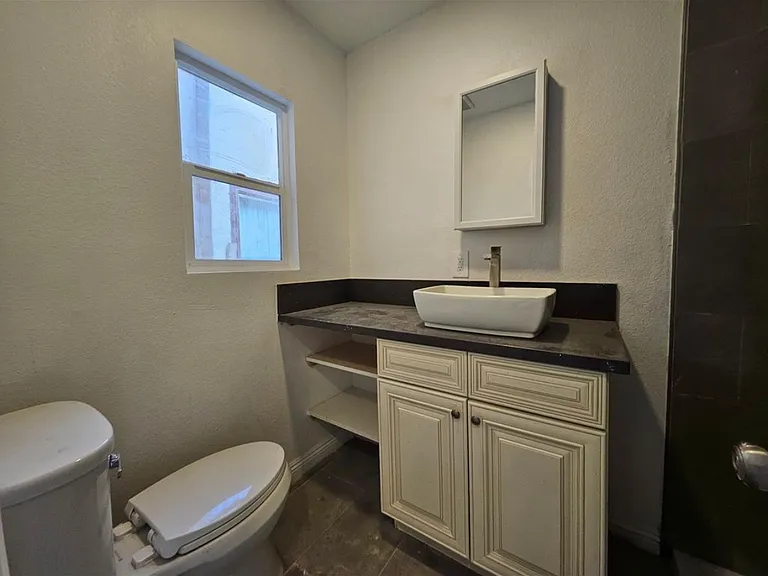 2111 W 54th St #2 — Photo 4
