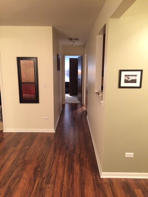 1st image of 880 N Lakeside Dr APT 1D