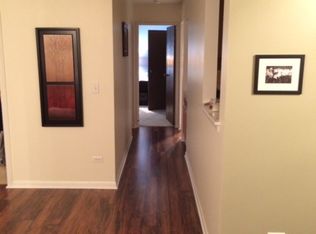 880 N Lakeside Dr APT 1D, Vernon Hills, IL