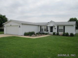 89 Meadowbrook Dr, O Fallon, IL 62269