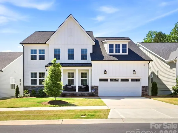 5225 Glenwalk Dr, Charlotte, NC 28269