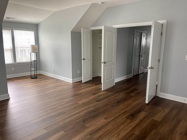 1107 Thessallian Ln — Photo 3