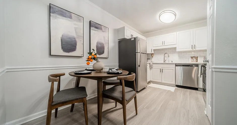 Waterford Place Apartment Homes — Photo 3