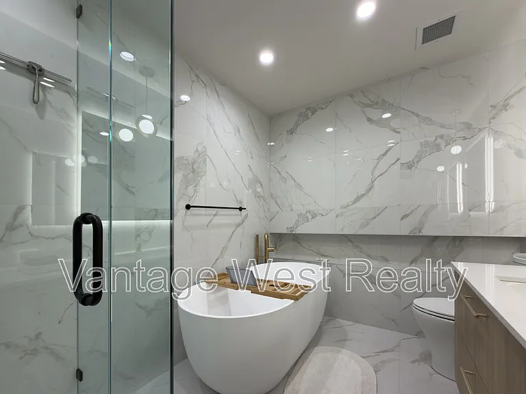 3800 Capozzi Rd #806 — Photo 7