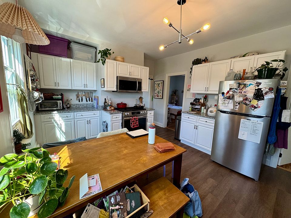 1st image of 224 Park Ave Floor 2
