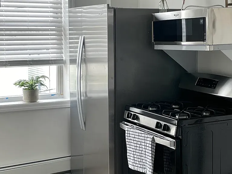 188 Avenue F #6 — Photo 3