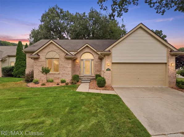 41638 Hidden Oaks Ct Unit 30, Plymouth, MI 48170