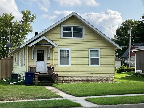 805 Main St, Elgin, IA 52141
