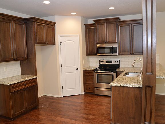 4th image of 5709 NE 67th Ct