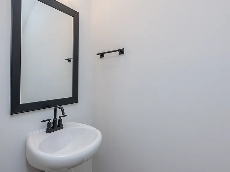 1004 Gresham Pl — Photo 11