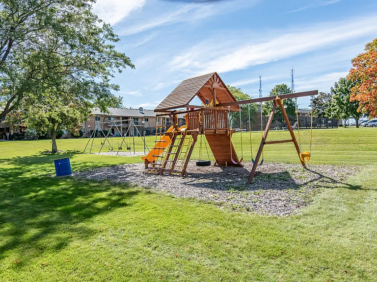 1350 Sunset Rd — Photo 8