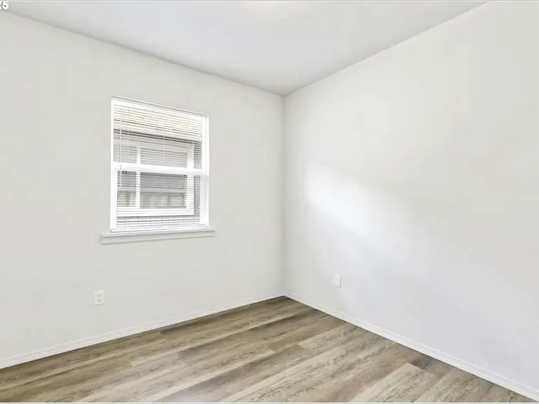 306 18th Ave — Photo 9