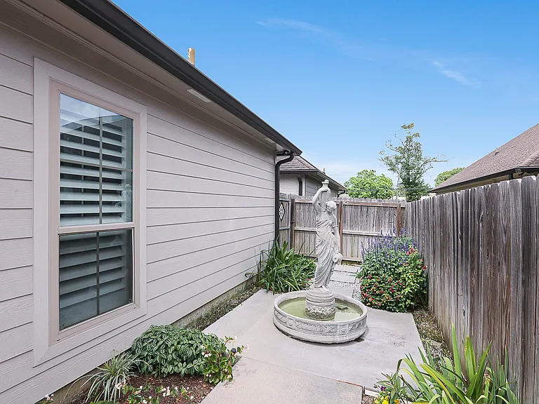 12424 Grand Villa Ct — Photo 20