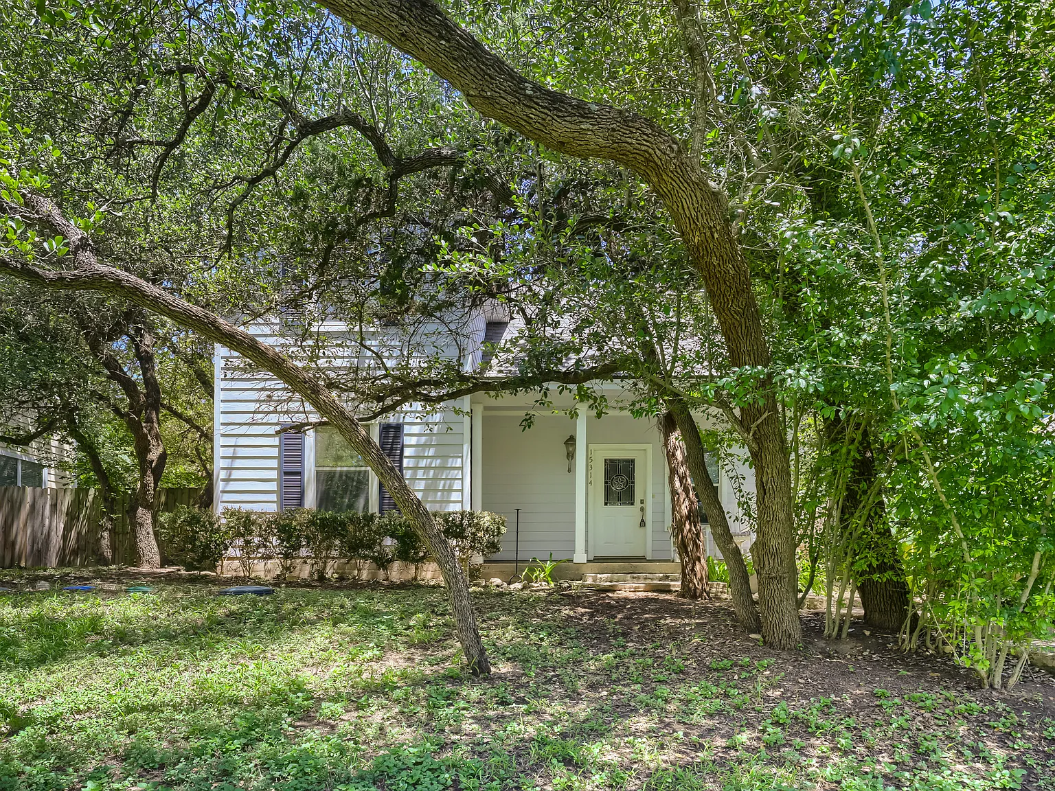 3 bed, 1104 sqft, $2,200 — Photo 1
