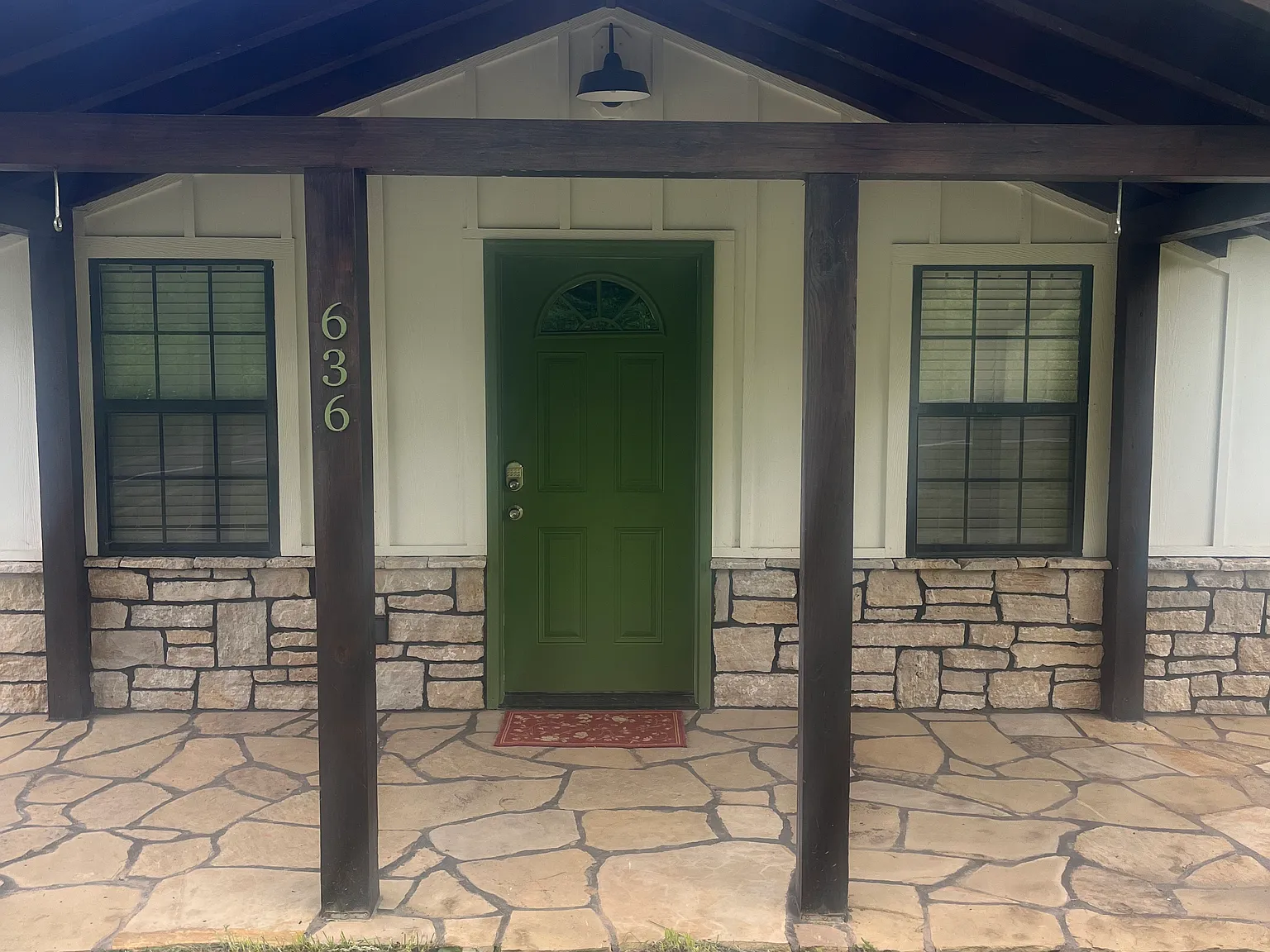 636 Ada St — Photo 2