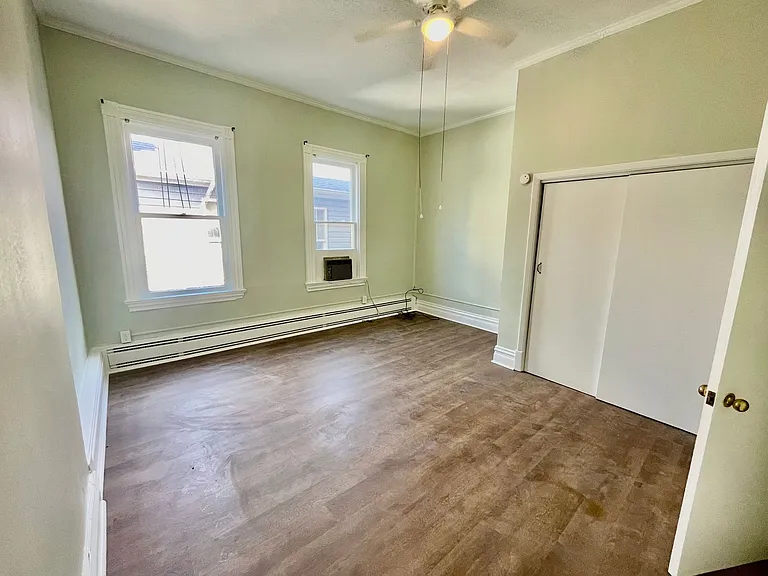 425 Walnut Street (Full Service) — Photo 14