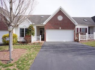 3 Tuscany Ct, Camp Hill, PA 17011