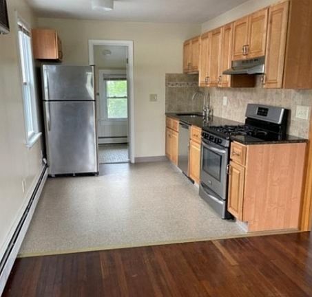 3rd image of 842 South Ave W