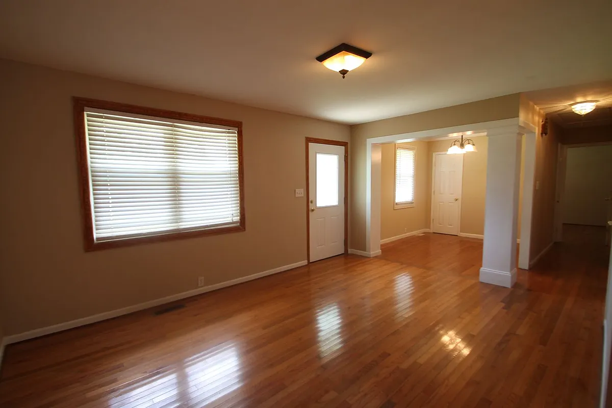 Building Photo - 1636 Amber Ln