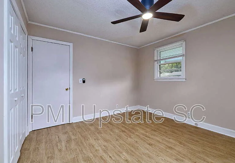 105 Truman St — Photo 9