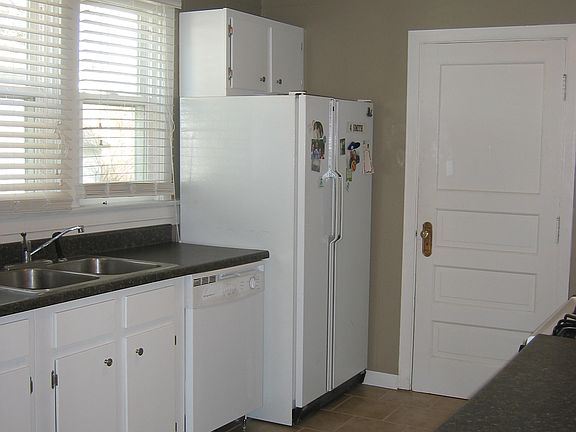 4th image of 4212 32nd Ave #A