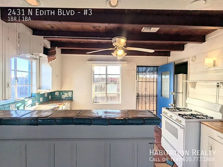 2431 N Edith Blvd #3 — Photo 2