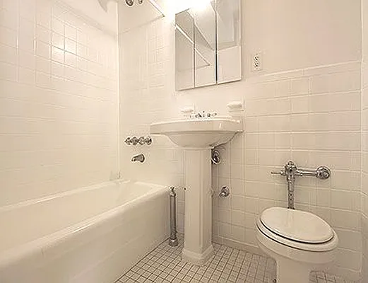 Rented by SW Queens Mezzanine | media 29