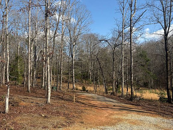 3rd image of 643 Old Ridge Rd