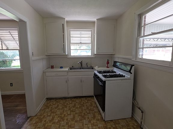 4th image of 3015 Blan St