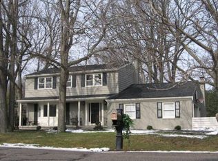 1727 Woodside Dr, East Lansing, MI 48823