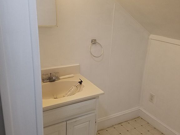 3rd image of 37 Flora Street # Fl 3rd