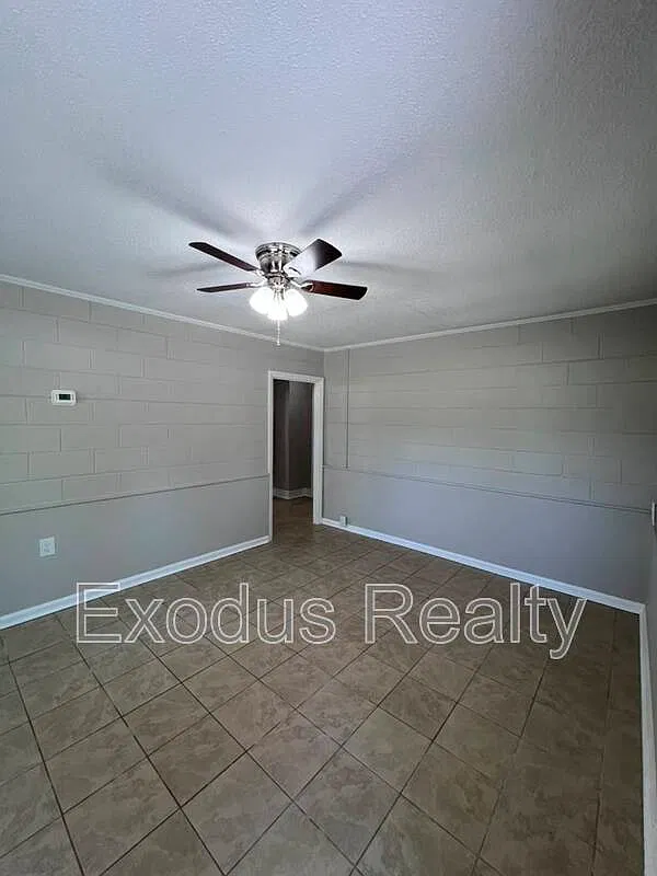 2 bed, 1.0 bath, 850 sqft, $1,100 — Photo 4