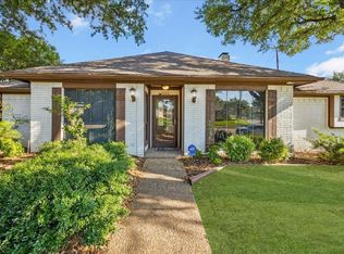 2000 E Branch Hollow Dr, Carrollton, TX 75007