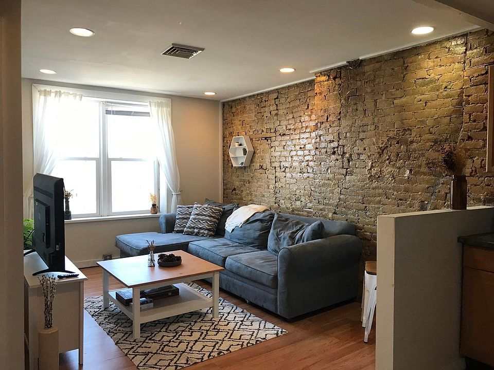 1st image of 576 Madison Ave #4
