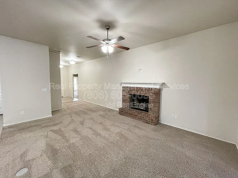 7418 102nd St — Photo 2