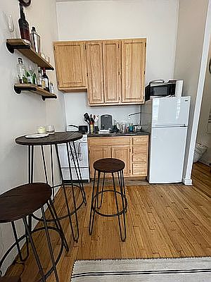 3rd image of 52 Saint Marks Pl APT 3D