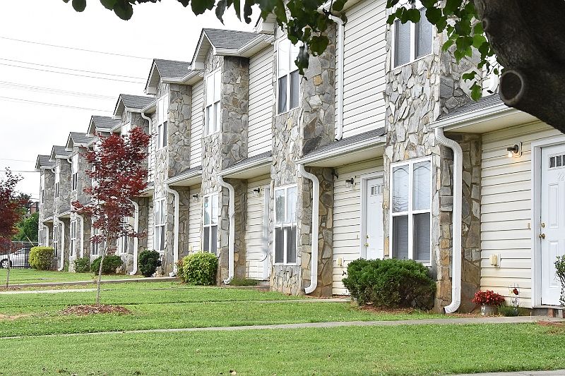 1st image of 620 S Main St APT 18