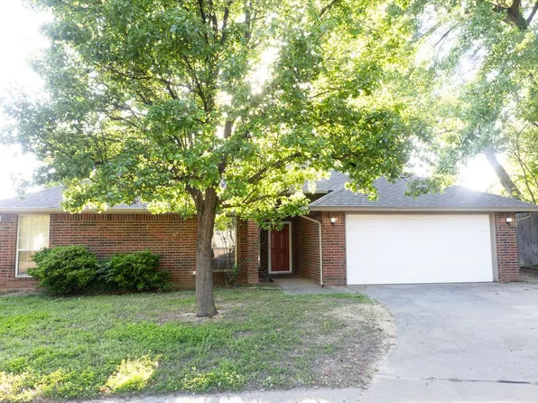 304 Eccell Ct, Norman, OK 73072