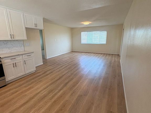 4th image of 235 Wolff St