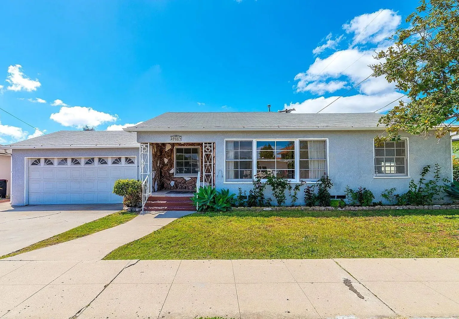 5 bed, 2.0 bath, 1705 sqft, $5,350 — Photo 2