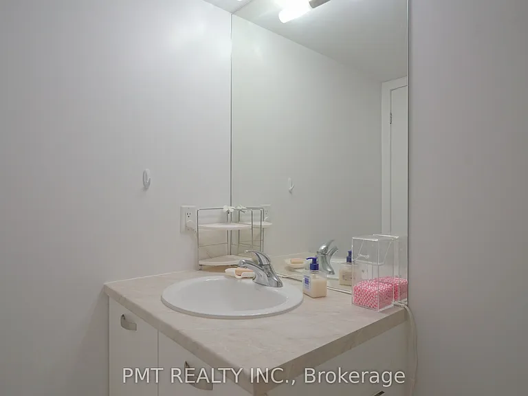 38 Grenville St #1607 — Photo 21