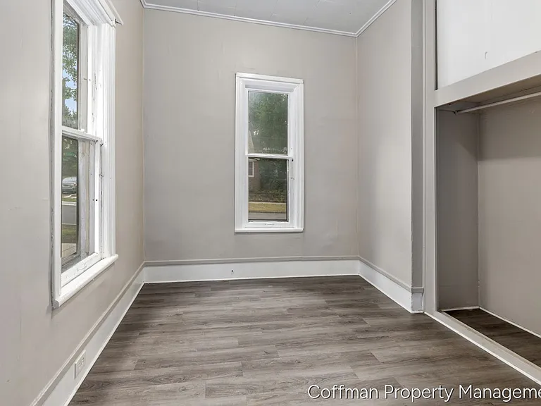 1545 Queen Ave NE — Photo 19