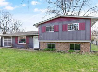 527 White Oak Rd, Bolingbrook, IL 60440