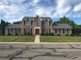 905 Peregrine Dr, Columbus, IN 47203