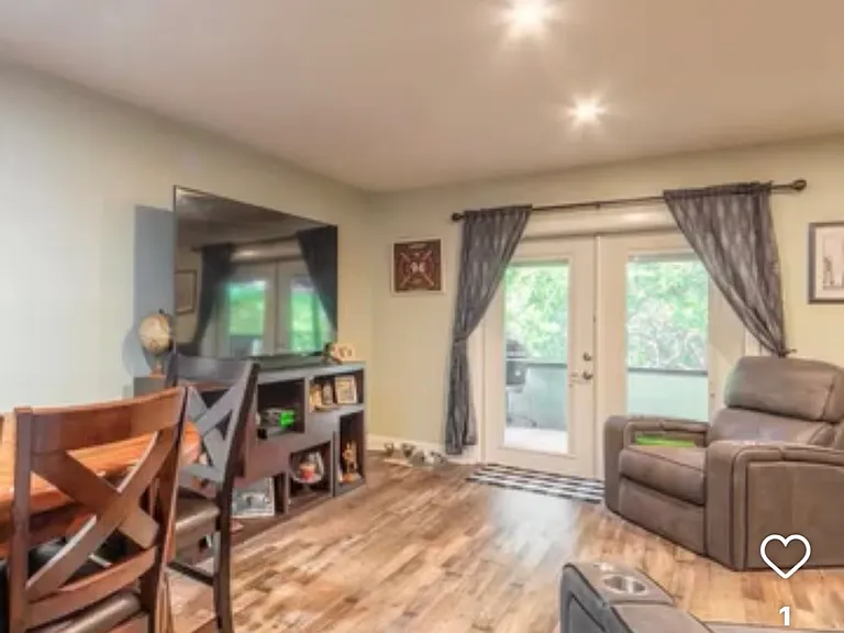 731 Laurel Bay Cir — Photo 3