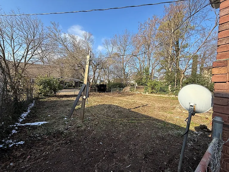 1523 Canton St — Photo 13