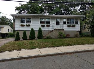4 Van Brunt St, Hyde Park, MA 02136