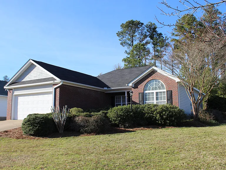 951 Sandstone Ln — Photo 2